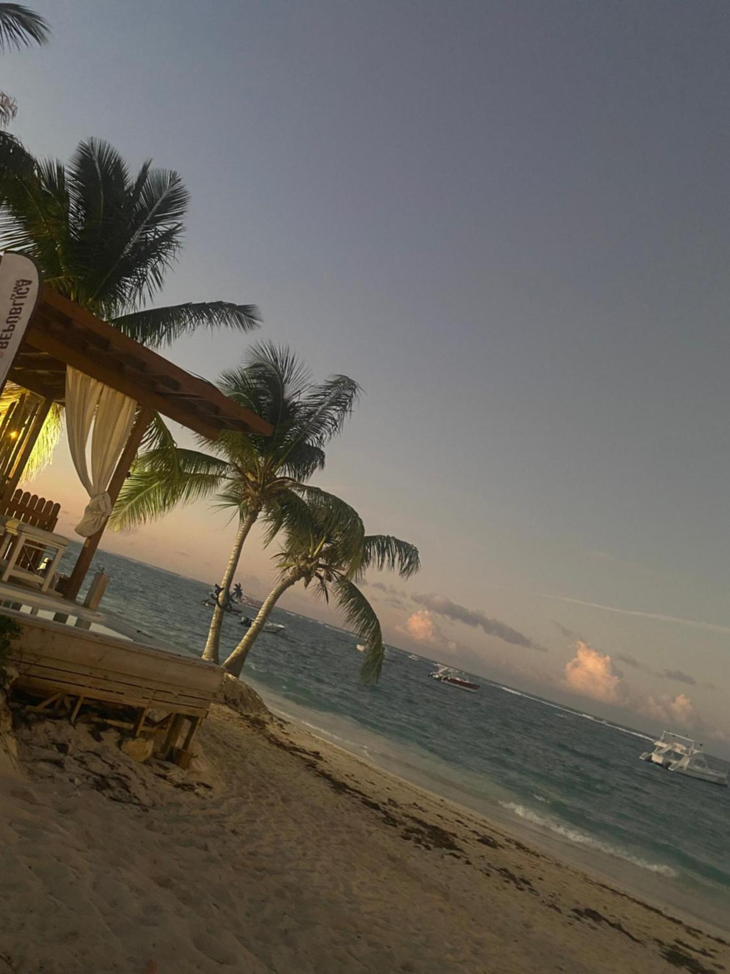 Madonna Pool Beach Los Corales Punta Cana Exterior foto