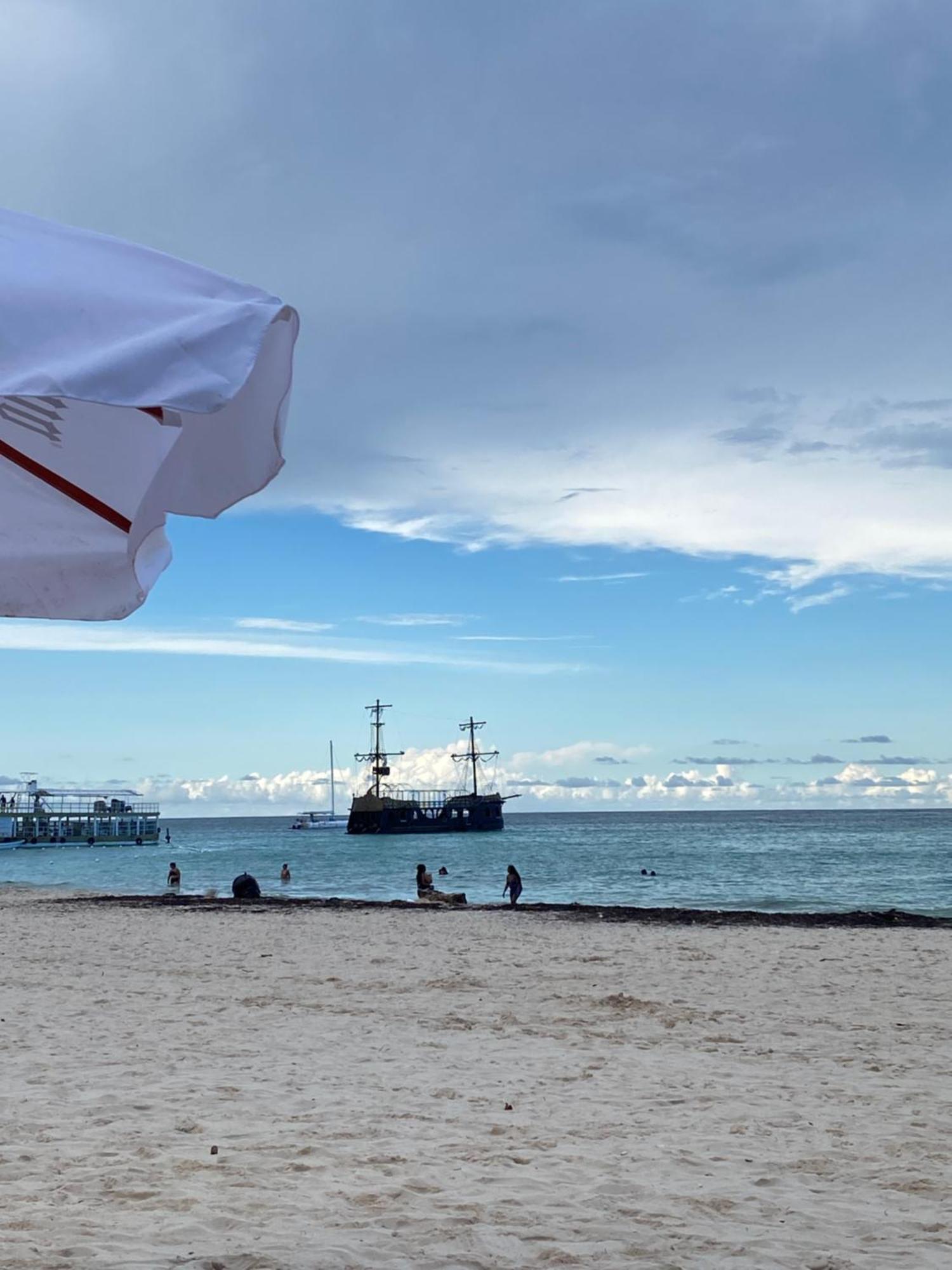 Madonna Pool Beach Los Corales Punta Cana Exterior foto