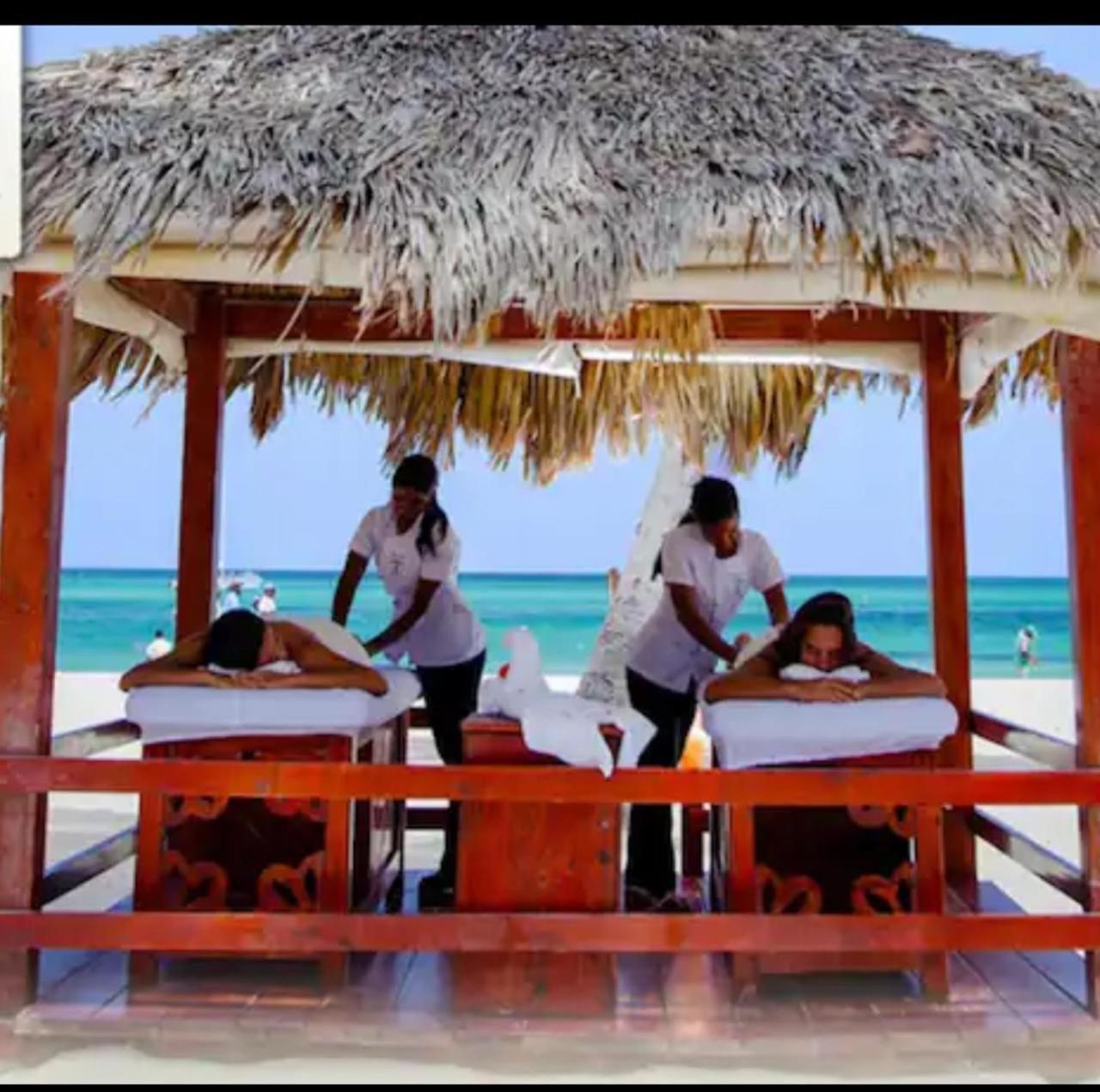 Madonna Pool Beach Los Corales Punta Cana Exterior foto