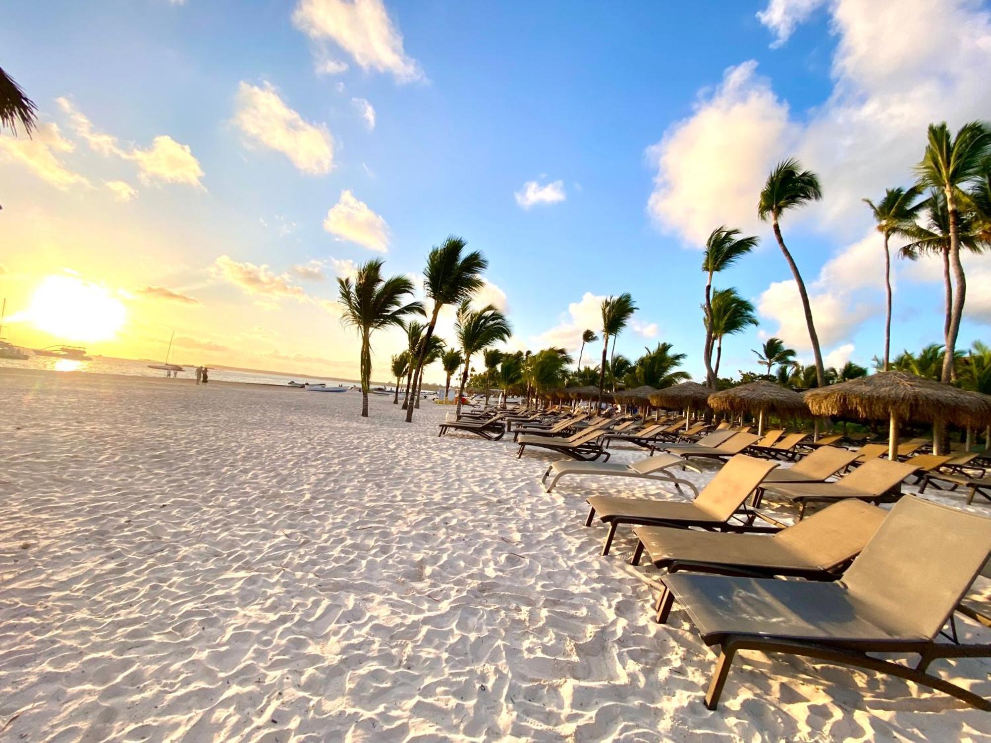 Madonna Pool Beach Los Corales Punta Cana Exterior foto