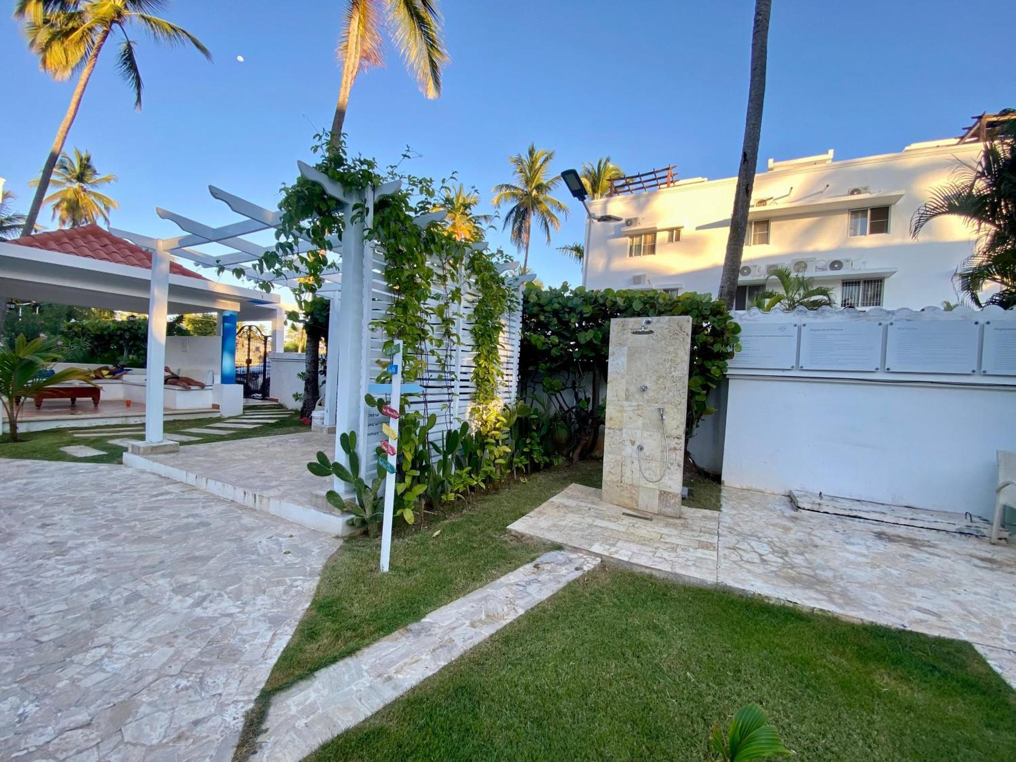Madonna Pool Beach Los Corales Punta Cana Exterior foto