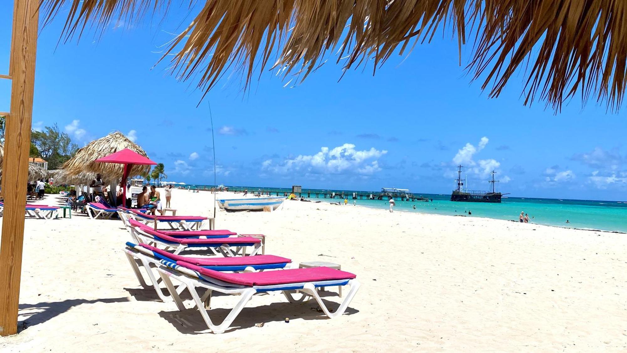 Madonna Pool Beach Los Corales Punta Cana Exterior foto